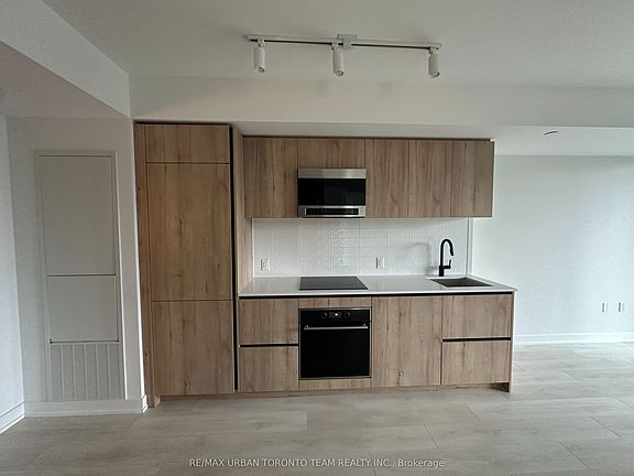 5th image of 117 Broadway Ave #418