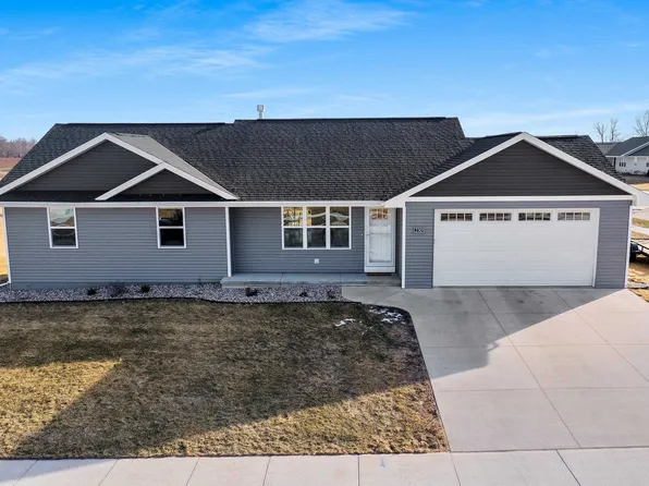 2301 Campfire Ct, Kaukauna, WI 54130
