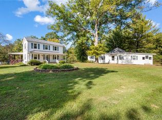 9915 Howardsville Rd, Howardsville, VA 24562