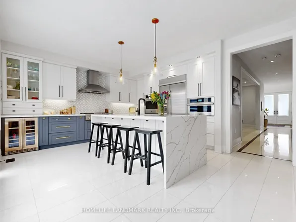 158 Walter English Dr, East Gwillimbury, ON L9N 0Y8