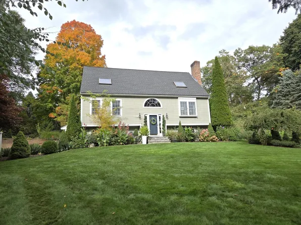 293 Brigham St, Hudson, MA 01749