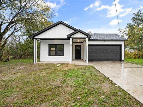 1211 E 4th Ave, Corsicana, TX 75110