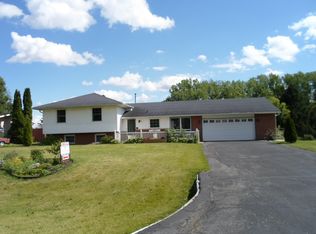W8889 Gossfeld Ln, Beaver Dam, WI 53916