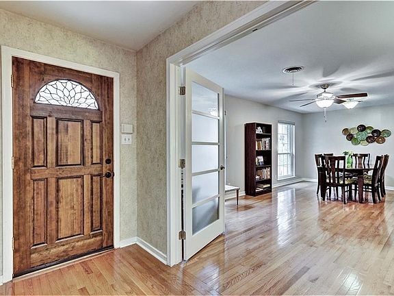 3rd image of 3924 Sierra Dr