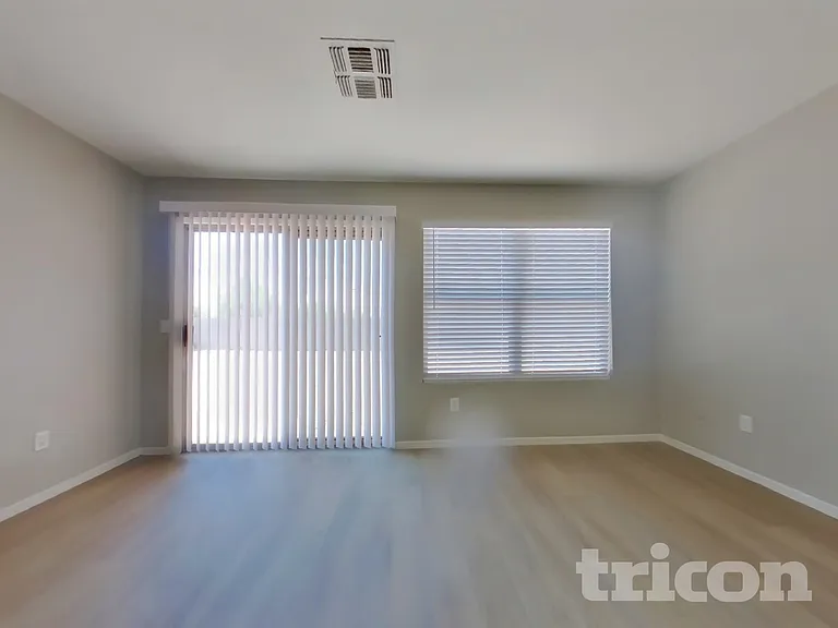 106 S Valle Verde — Photo 2