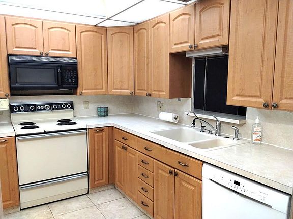 3rd image of 2501 Antigua Terrace #C3