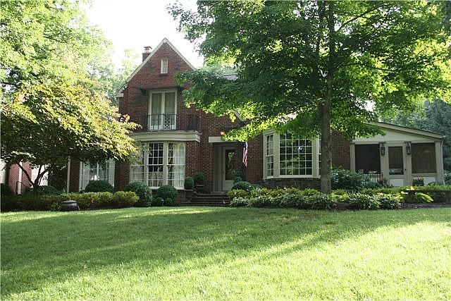 1st image of 208 Deer Park Dr