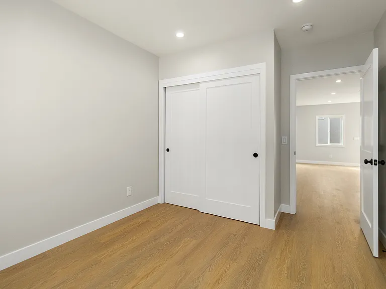 1827 E 4th St #18 — Photo 19