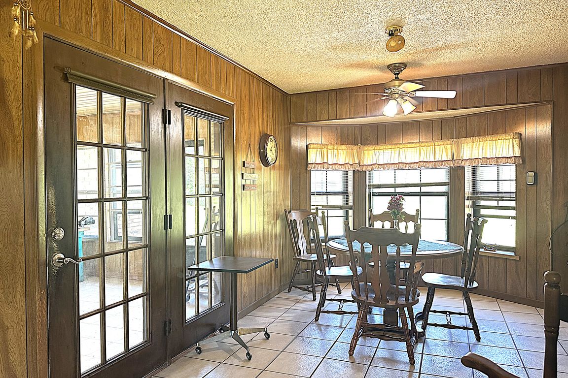 next background image