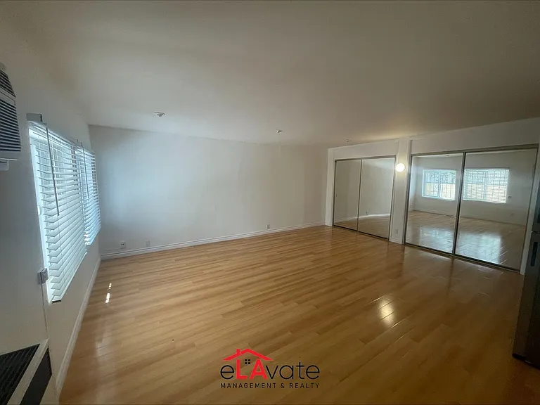 336 S Norton Ave #103 — Photo 3