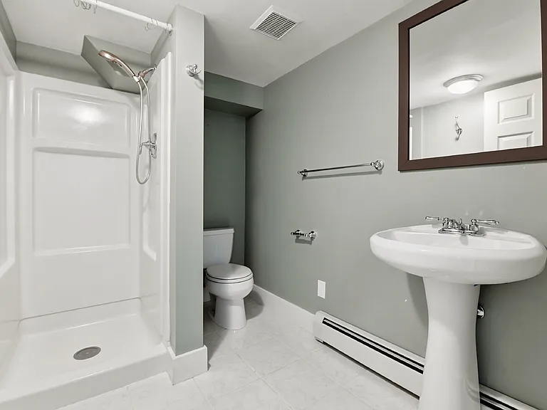 975 S Vine St — Photo 31