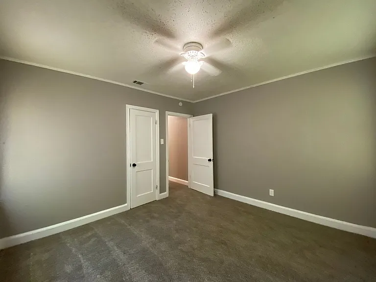 897 Kippley St — Photo 12