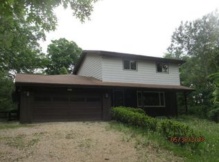N3252 Robin Rd, Lake Geneva, WI 53147