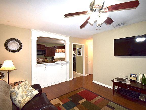 2nd image of 3 Wisteria Dr