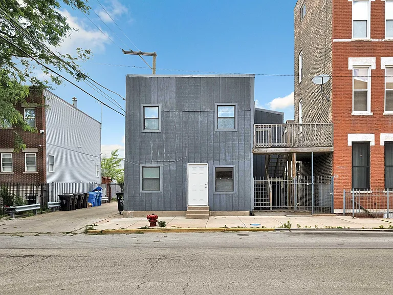1942 S May St #CH1 — Photo 2