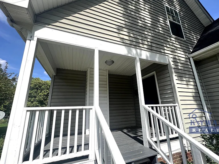 600 Larch St — Photo 17