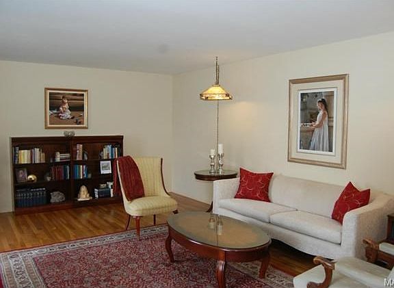 2nd image of 319 Shady Meadows Dr