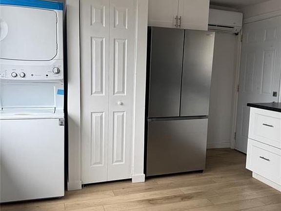 4th image of 819 Frank Ave #2