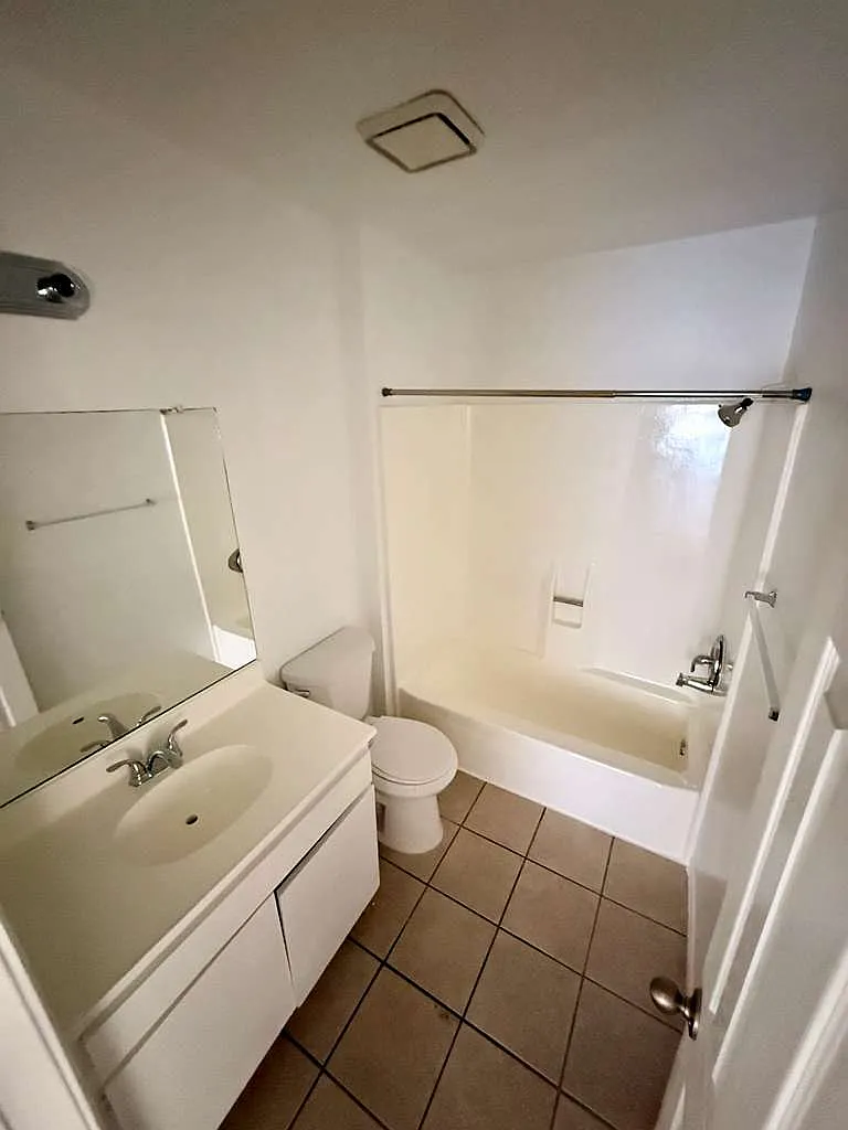 1 bed, 850 sqft, $1,575 — Photo 2