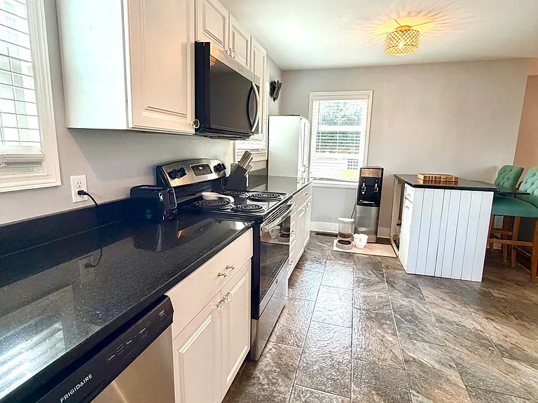 258 E Moody Ave — Photo 35