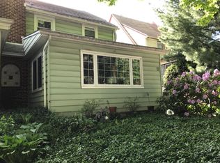 12 W Windermere Ter, Lansdowne, PA 19050