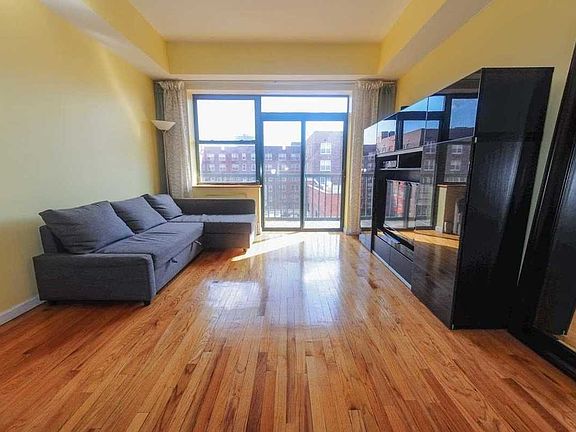 2nd image of 14218 38th Ave APT 6C