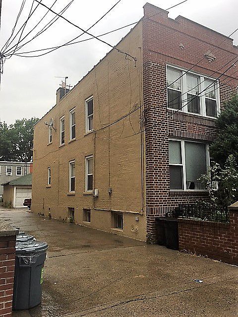 2nd image of 2234 24th St