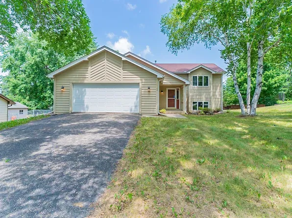 1012 Maplewood Dr, Delano, MN 55328