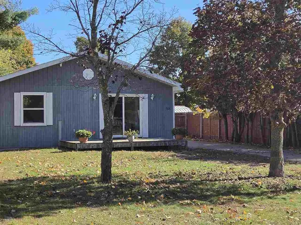 606 4th St, East Jordan, MI 49727