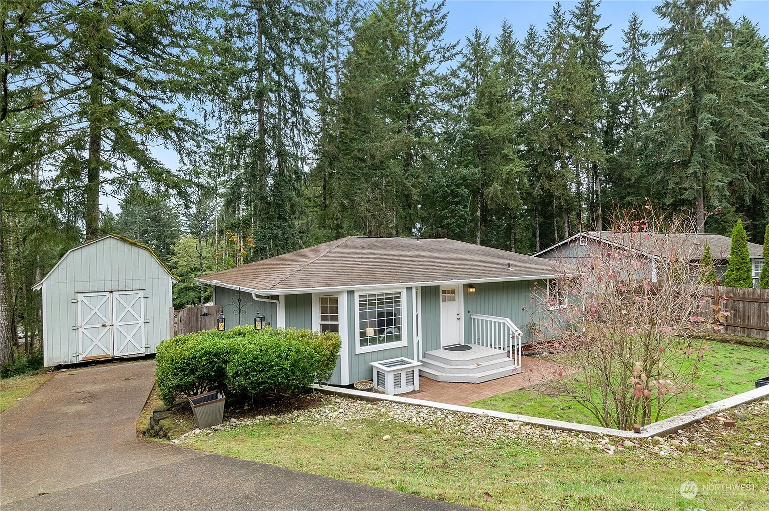 140 NE Briggadun Drive photo 1