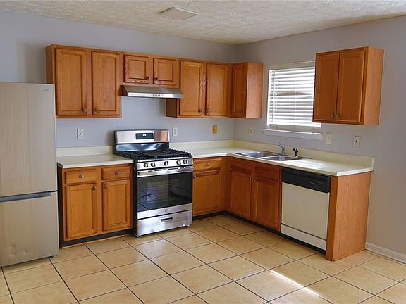 3rd image of 363 Springhaven Way