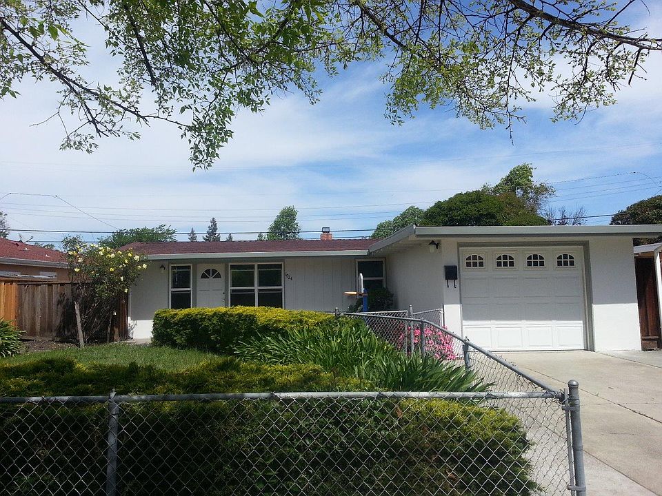 1st image of 1024 Burntwood Ave