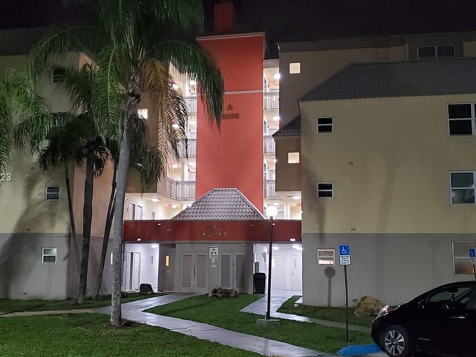 1st image of 8205 Lake Dr #405