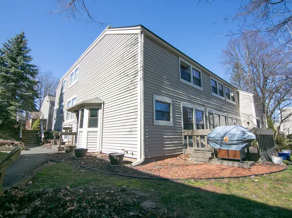 31 Stevens Place, Rocky Hill, CT 06067
