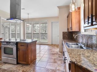 8446 Le Marie Ct, Denham Springs, LA 70706