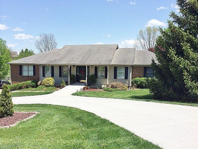 1st image of 1316 Travis Dr