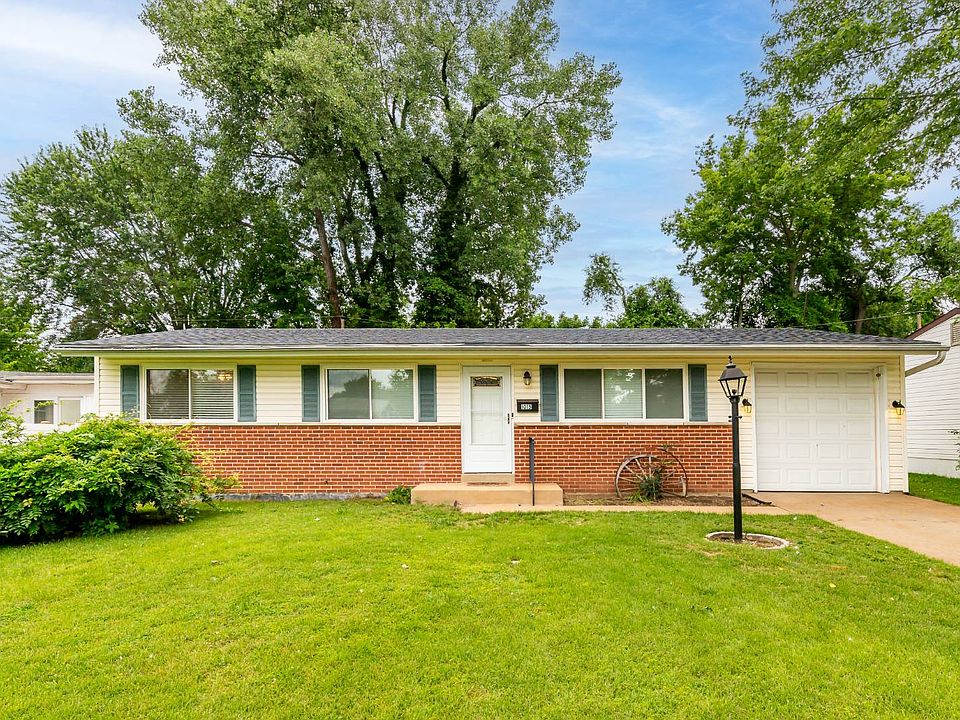1st image of 1015 Campion Ln