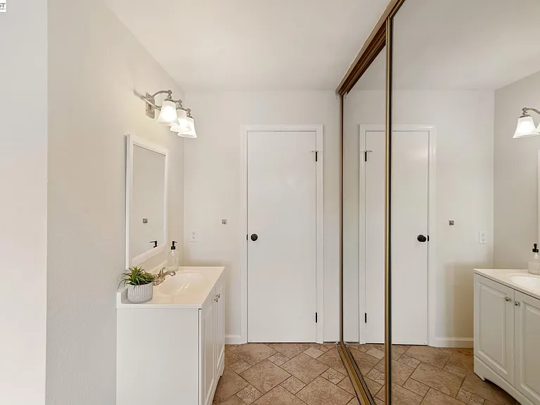 201 Ramon Pl — Photo 34