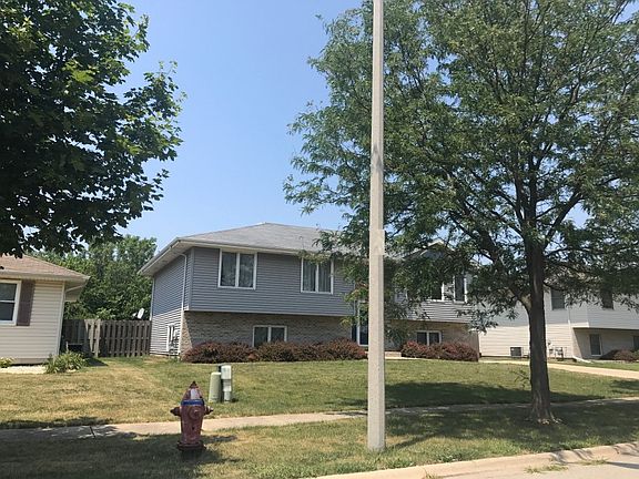 2nd image of 2907 Campbell St