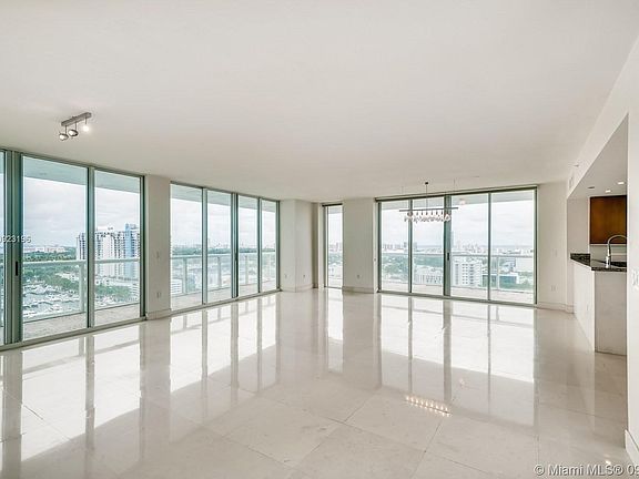 4th image of 10 Venetian Way APT 2004