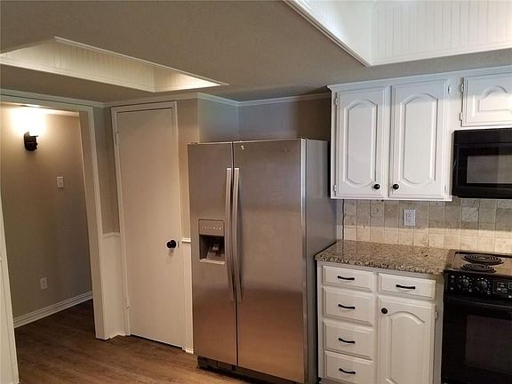 3rd image of 418 W Grenoble Dr