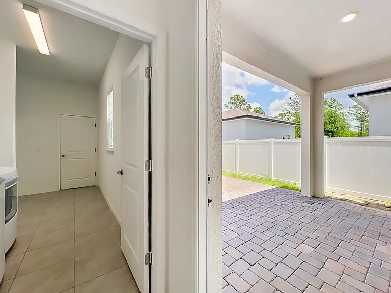 16007 Micelli Dr — Photo 52