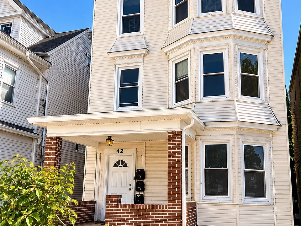 42 Seymour Ave #3