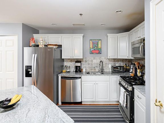 5th image of 106 Washington St Unit 34