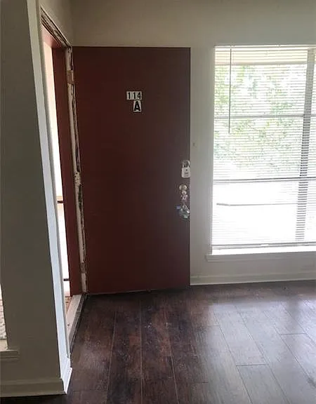 114 N Marigny Cir #D — Photo 3