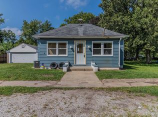 205 N Vine St, Sadorus, IL