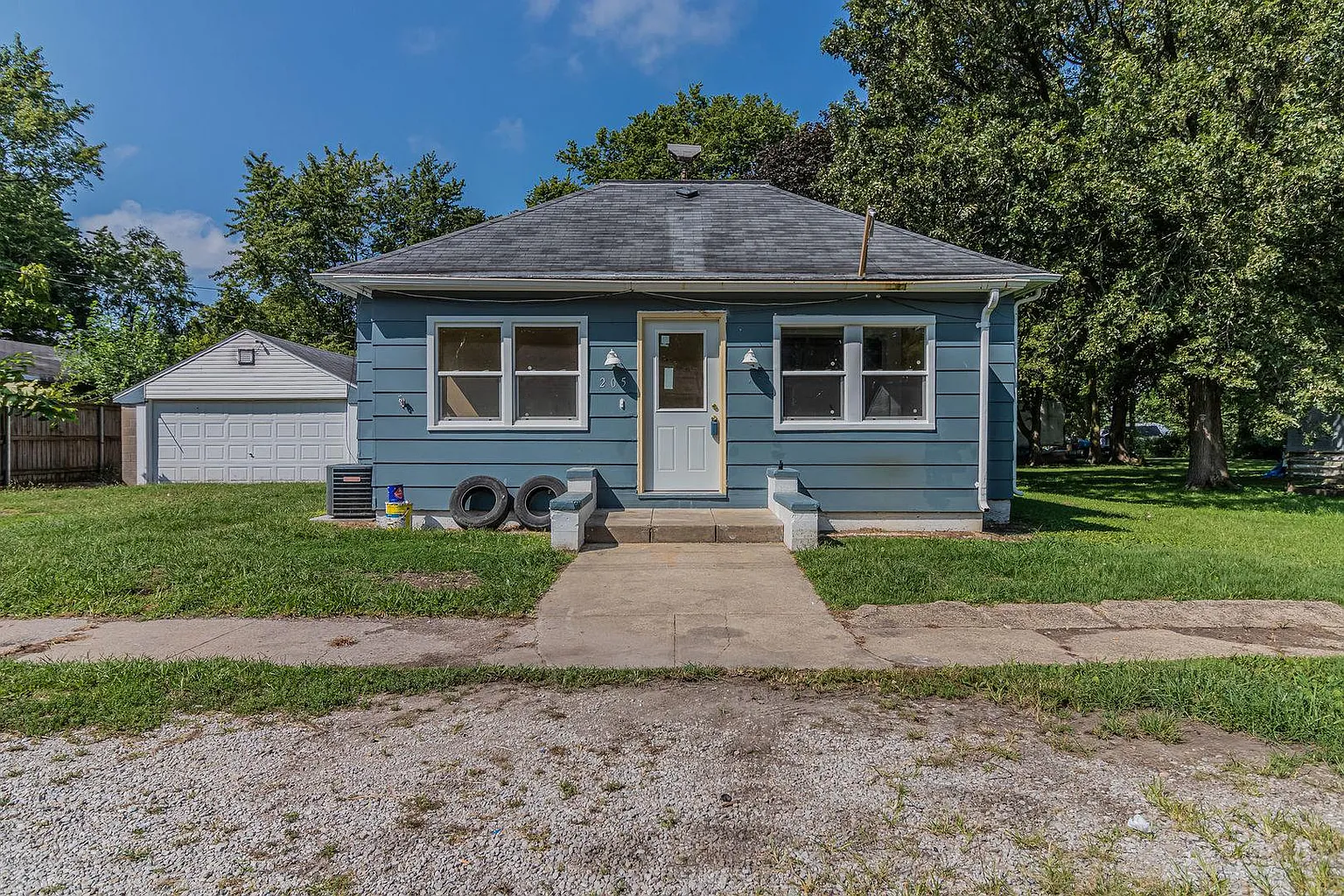 205 N Vine St photo 1