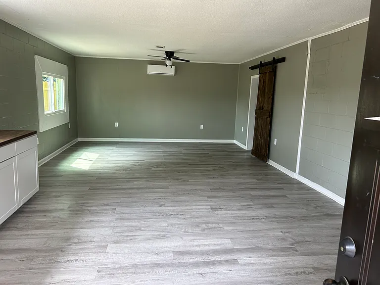 415 Lakeview Blvd #B — Photo 3
