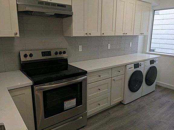 2nd image of 1835 Lake St #204