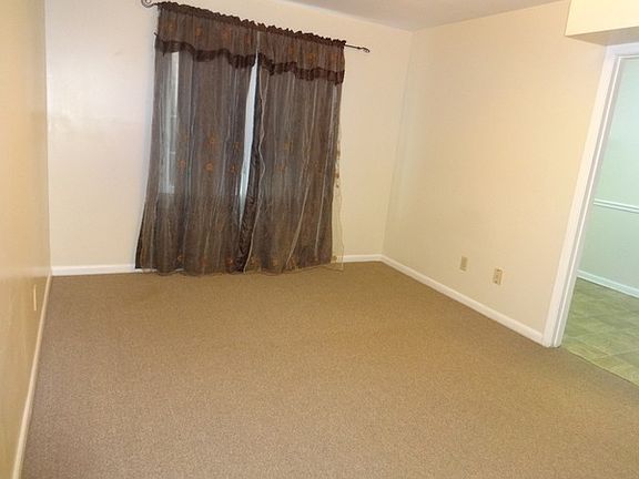 3rd image of 650 Pershing St APT C
